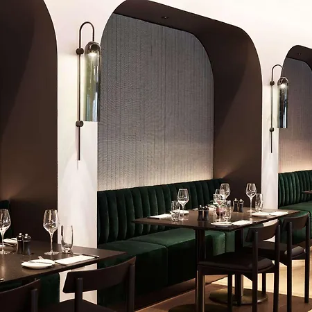 Hyatt Regency Stratford 4*
