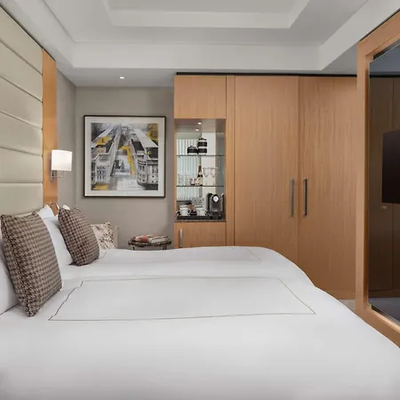 Conrad St Hotel
