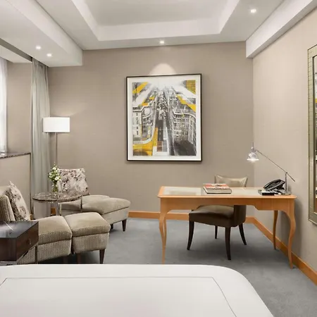 Conrad St Hotel 5*