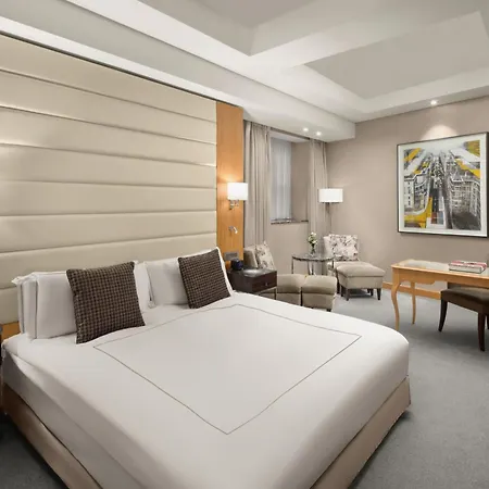 Conrad St 5* Londyn