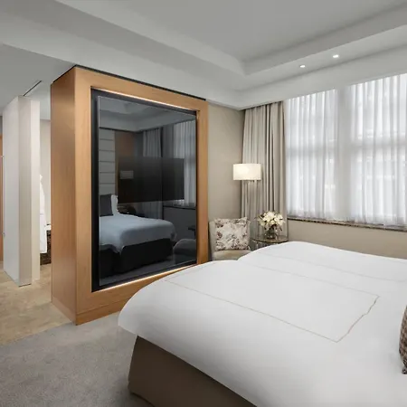 Hotel Conrad St 5*