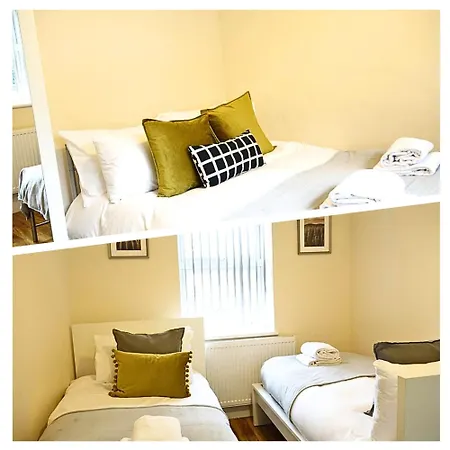 Heathrow Ensuite Rooms- Auto Check In 斯坦维尔