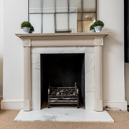 Spacious, Calm One Bedroom London