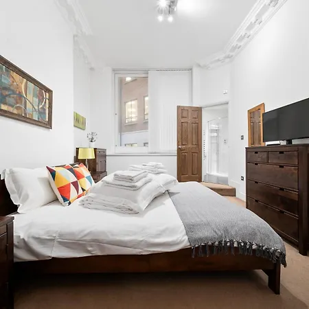 1, 48 Bishopsgate By Living *