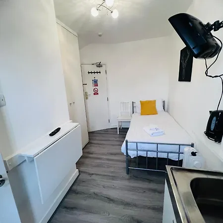 F19- Bright Studio For 1 Near Paddington Apartment London