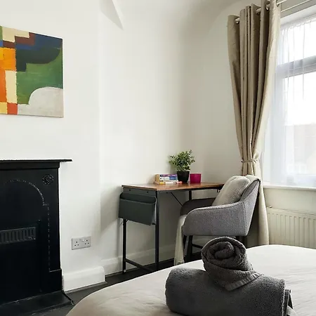 Wembley Oasis: Modern Semi-detached Near Stadium London