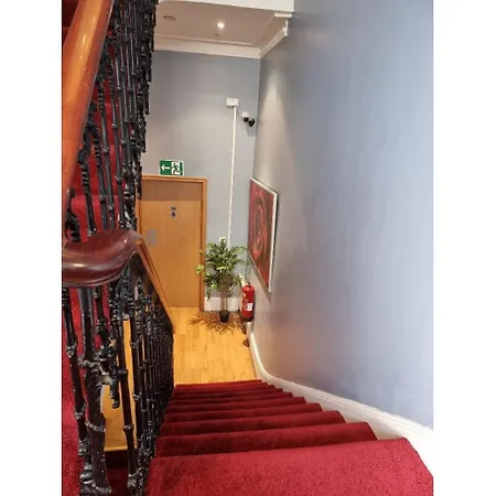Fg1- Ground Flr Flat Good For 4- Near Hyde Park