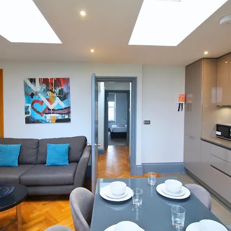 Barons Court Queens Club By Viridian Apartman London
