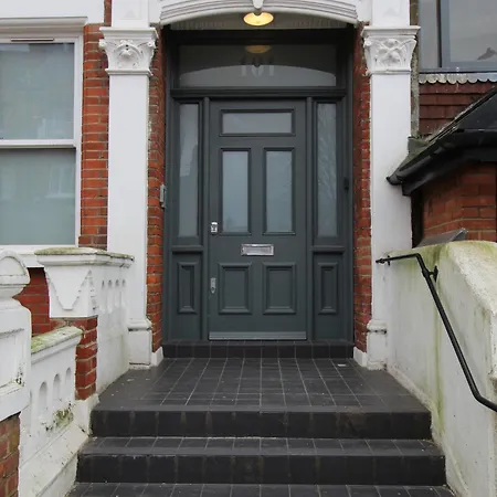 Barons Court Queens Club By Viridian * لندن