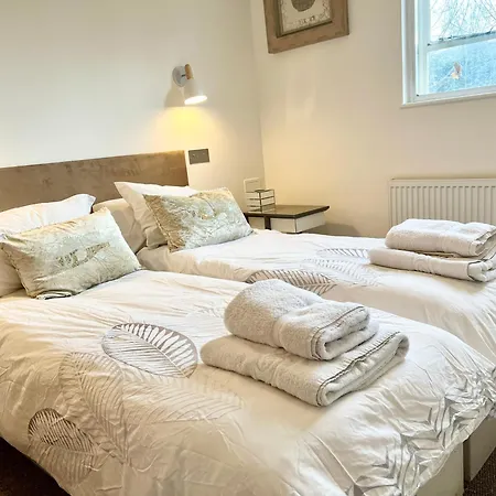 Stylish 2br Designer Flat Holland Park London