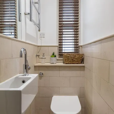 Spacious Quiet 4bedrooms 6beds House With Private Garage 5min Walk To Paddington Station