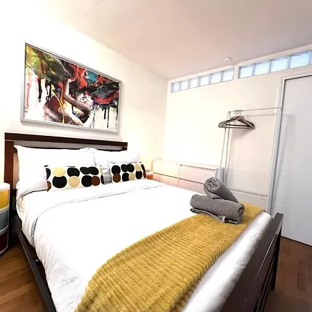 Great 2 Bedrooms 15 Mins From The Centre