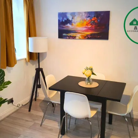 Fw Haute At Wembley: Ground Floor Flat With Free Wi-fi And Parking Apartment *