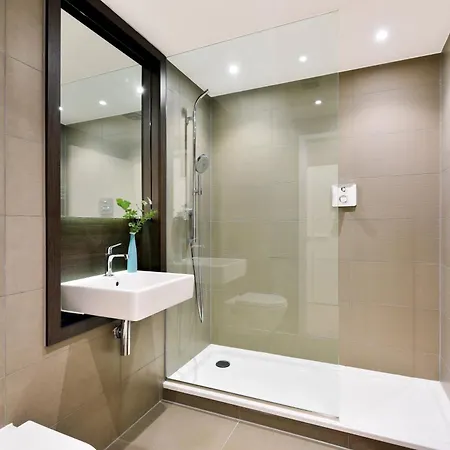Clapham South 1 Apartment