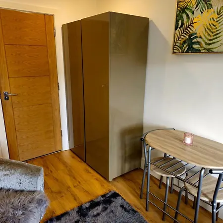 Chanel Ensuite Double Homestay London
