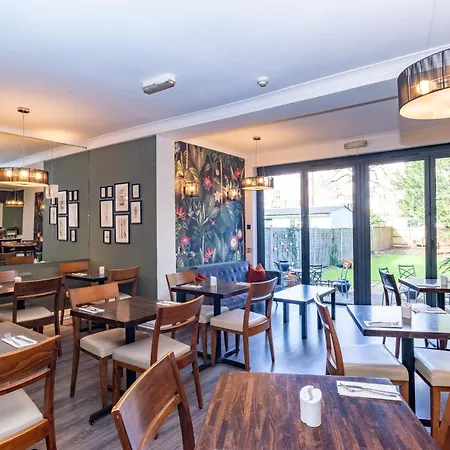 Croft Court 3* לונדון