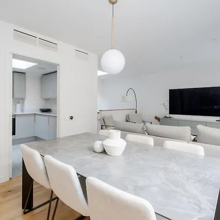 Luxury Mayfair Townhouse With Ac 3br 3ba *