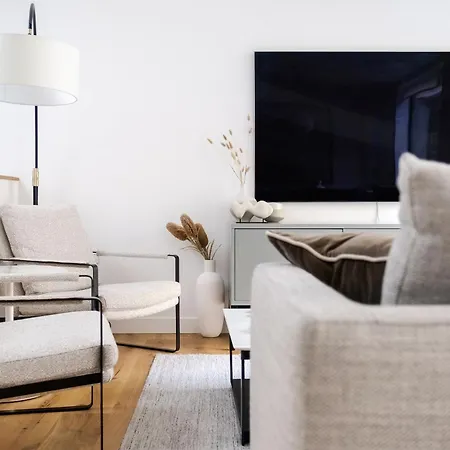 Luxury Mayfair Townhouse With Ac 3br 3ba Holiday home