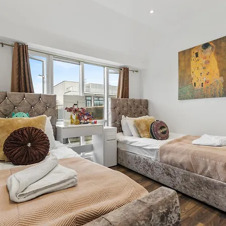 Apartment Luxurious 2-bedroom Penthouse In Marble Arch -65gc London