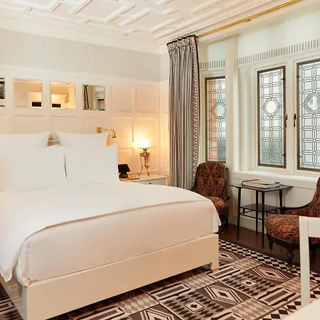 At Sloane Hotel 5*