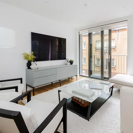 Luxury Mayfair Townhouse With A/c 3br 3ba *