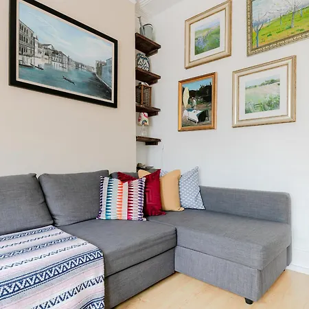 Artistic Pied-A-Terre, Steps From The Tube, Moments From London'S Heart Apartment *