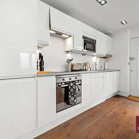 Richmond - 1 Bedroom - With Garden *