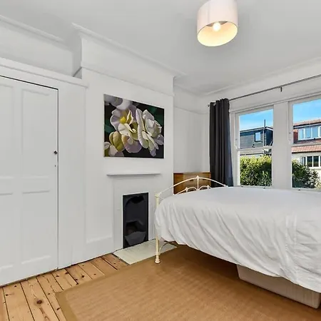 Beautiful Family Victorian * London