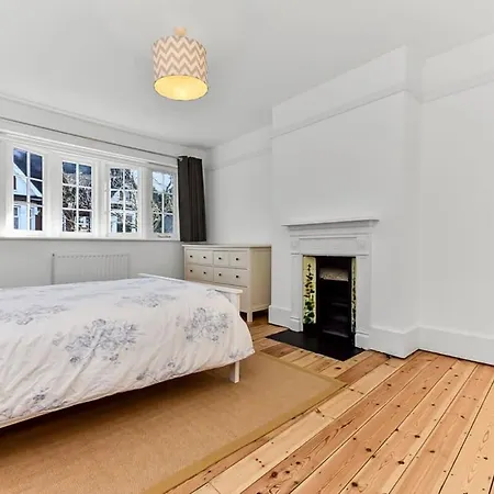 Beautiful Family Victorian Holiday home London