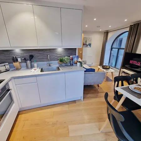 Shard View Apartment *