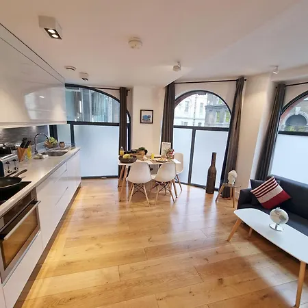 Shard View Apartment *