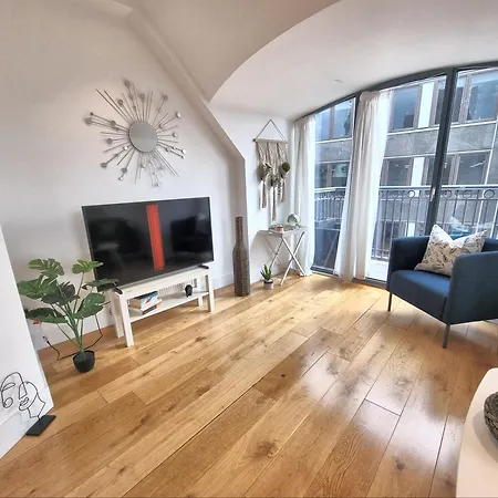 Shard View Apartment