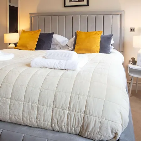 Kensington High Street One Bed