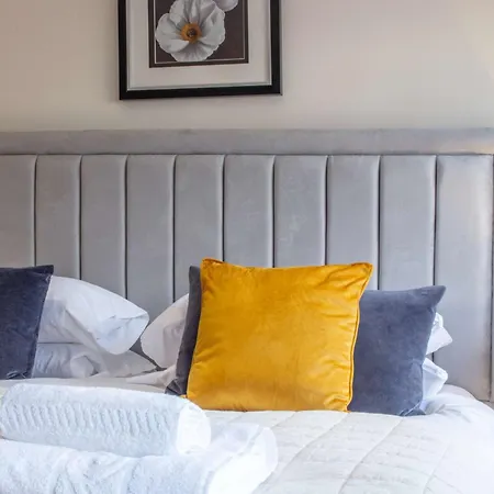 Kensington High Street One Bed London