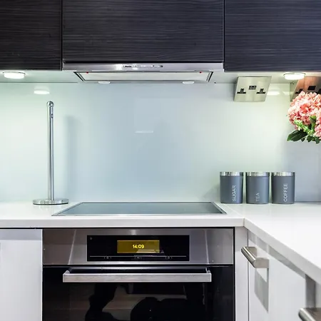 Chelsea Apartment *