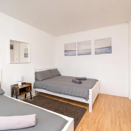 Spacious 1 Bed Flat In Dalston London