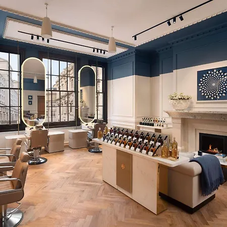 Raffles At The Owo Hotel Londra