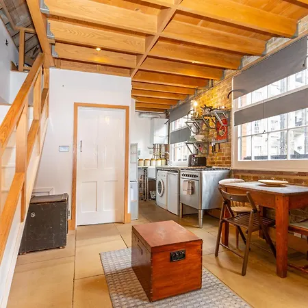 Unique Detached House Wprivate Courtyard, * London