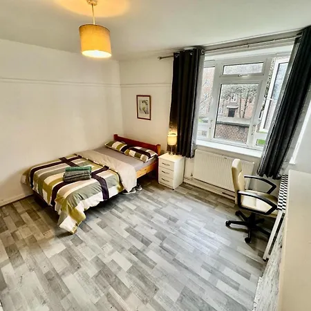 Aldgate East R1 Лондон