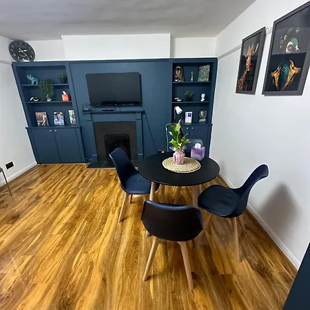 Apartment Elegant 2 Bedroom Flat In Chiswick Near Tube Stations *