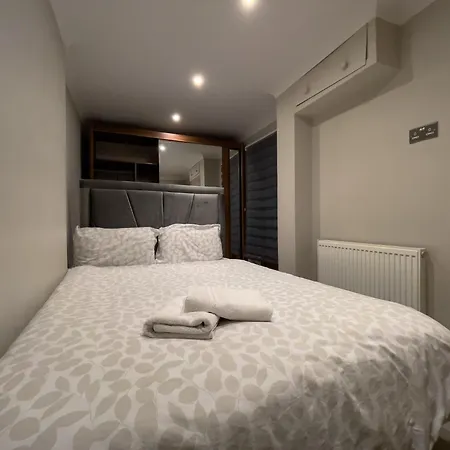 Hyde Park Haven By Urban Retreats Apartment *
