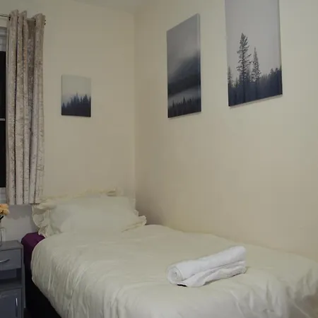 And Cosy Flat In London/ilford/barking, United Kingdom Apartment *