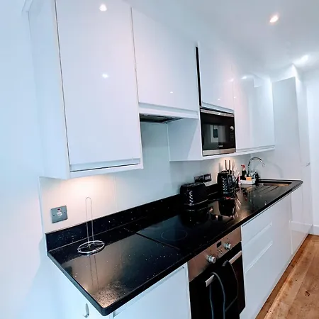 X2 X2 Bedroom With Free Parking & Wifi *