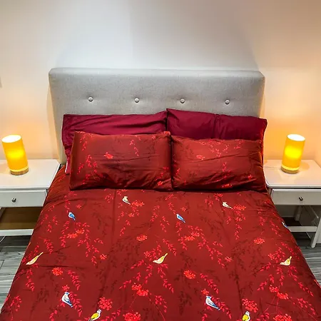 1 Bedroom Flat With Whirlpool Bath * London