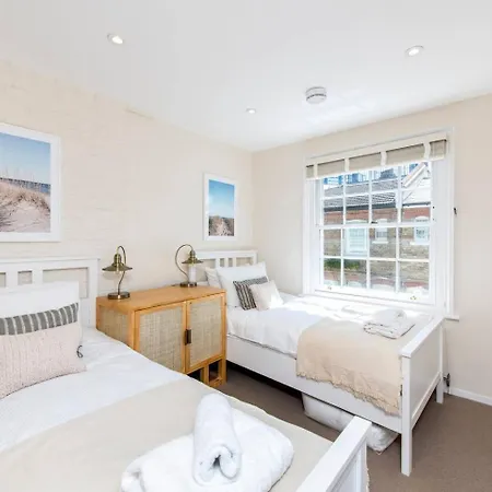 Holiday home Divine 3 Bed House In Battersea *