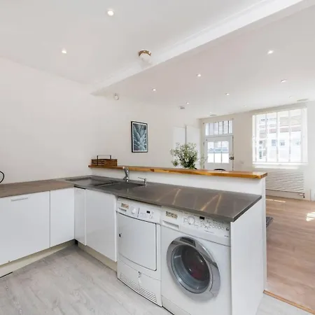 Divine 3 Bed House In Battersea * London
