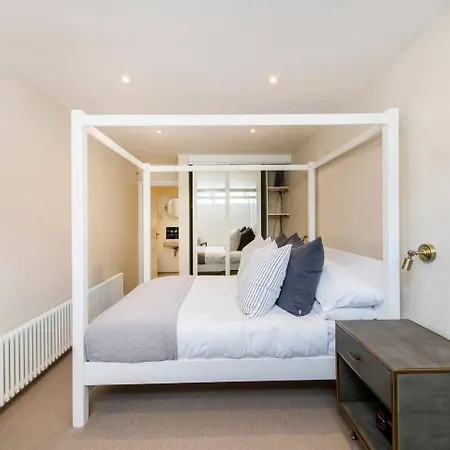 Holiday home Divine 3 Bed House In Battersea *