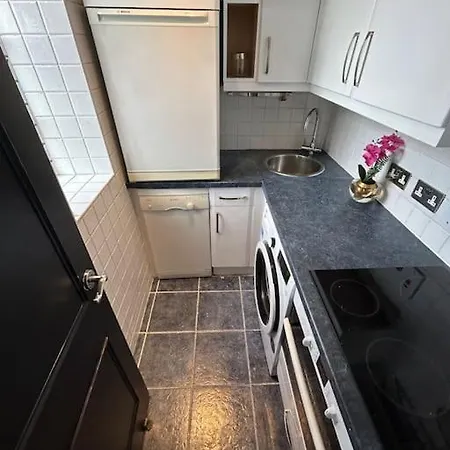 Chelsea Cloisters - One Bedroom Serviced *