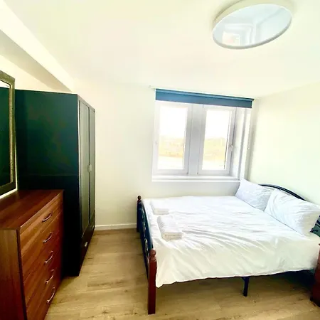 Comfy Two Bedroom Flat Edgeware Road In Apartment *