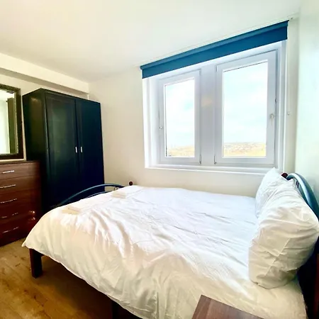 Comfy Two Bedroom Flat Edgeware Road In * London